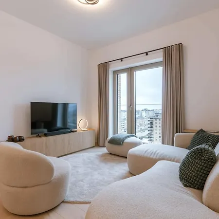 Apartment Near The 2 Bedrooms 2 Bathrooms & Terrace *